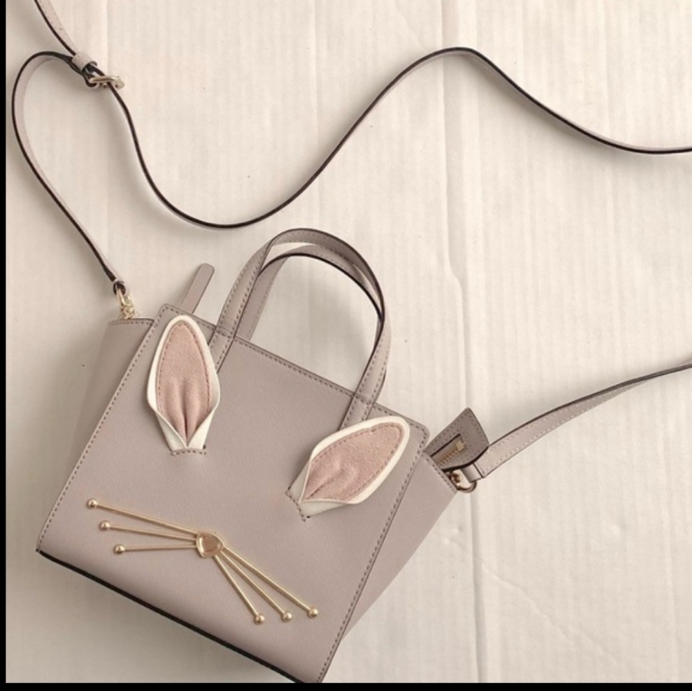 Kate Spade bunny tail pom pom mini bag 🐰 🐰 - Picture 2 of 4